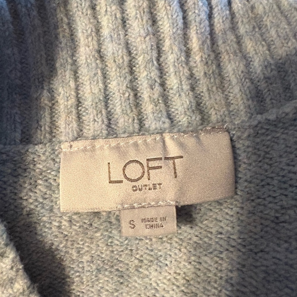 LOFT Women's S Light Gray V-Neck Sweater - Picture 3 of 4